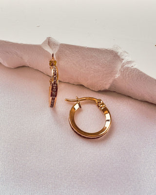 9KT YELLOW GOLD CZ HOOP EARRINGS. CODE GR008