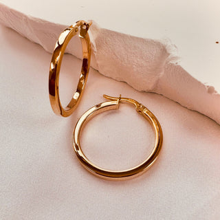 9KT YELLOW GOLD HOOPS EARRINGS. CODE GR009