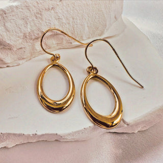 9KT YELLOW GOLD EARRINGS. GR024