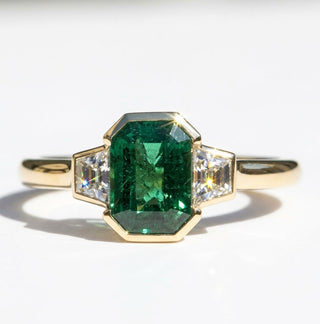 18Kt YG Emerald and Diamond Ring