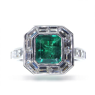 18 Kt White Gold Emerald Ring
