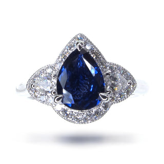 18 Kt White Gold Sapphire Ring