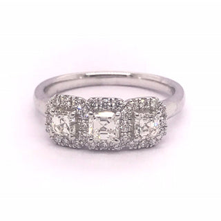 18 Kt White Gold Diamond Ring