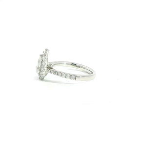 PLATINUM DIAMOND ENGAGEMENT RING