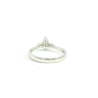PLATINUM DIAMOND ENGAGEMENT RING