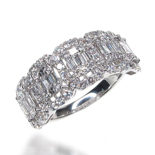 18 Kt White Gold Diamond Ring