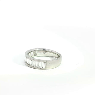 18K WHITE GOLD DIAMOND RING
