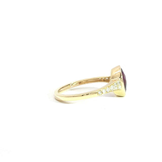 9KT YELLOW GOLD AMETHYST DIAMOND RING