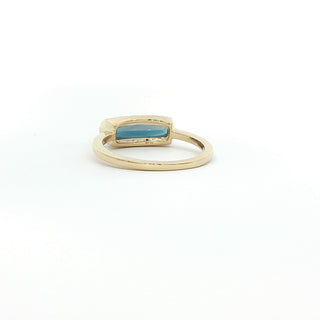 9KT YELLOW GOLD BLUE TOPAZ DIAMOND RING