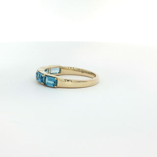 9KT YELLOW GOLD BLUE TOPAZ RING