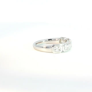 950K PLATINUM DIAMOND RING